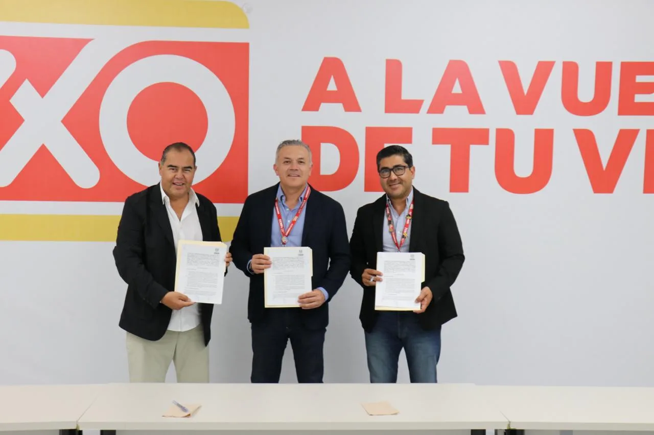 FIRMA CONVENIO OXXO