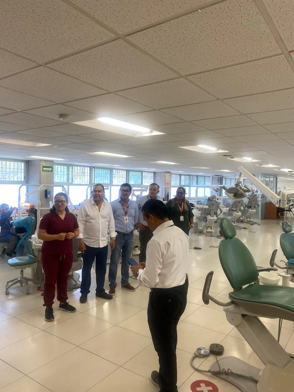 VISITA A LA ENES DE DIRECTIVOS